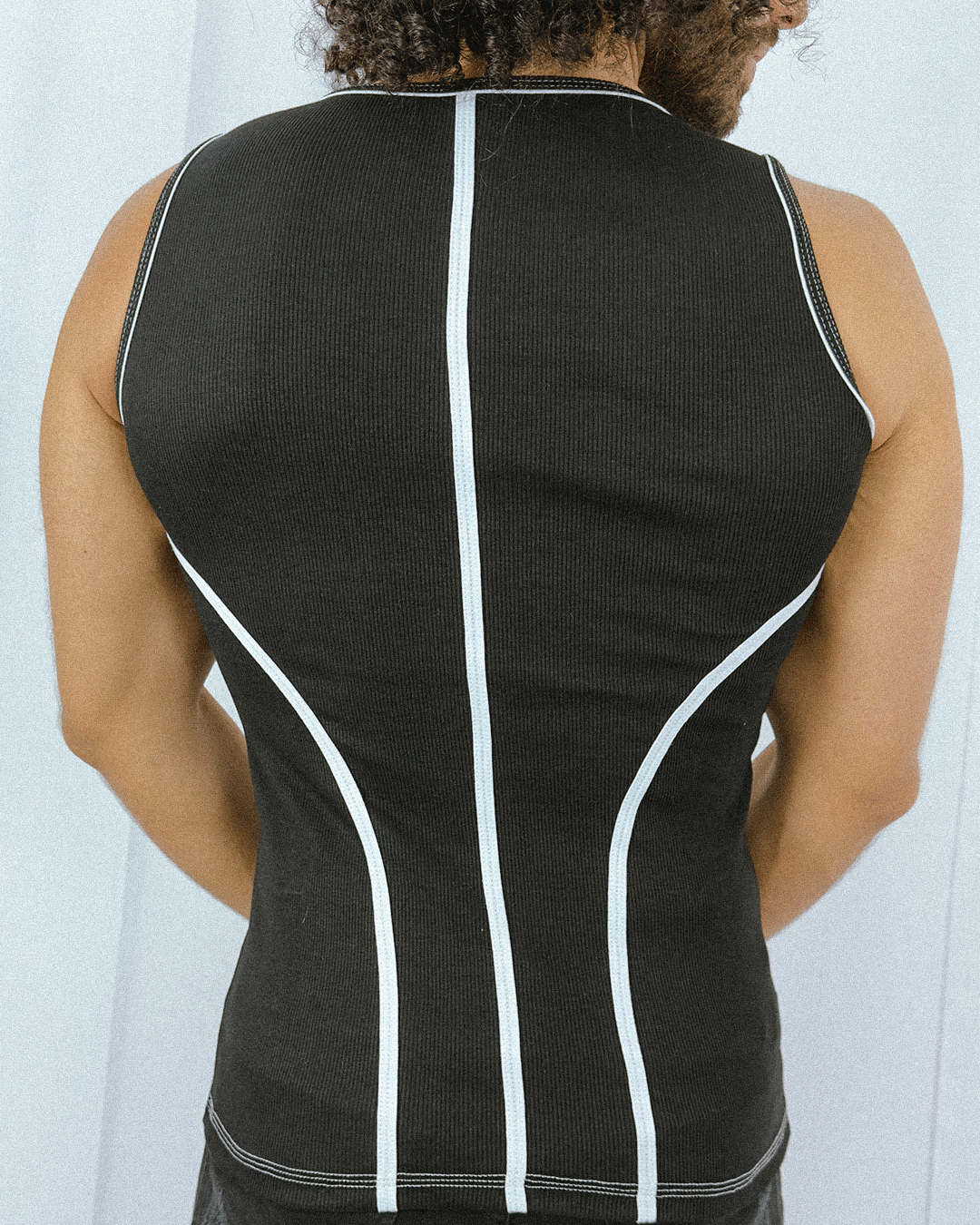 Regata Cut Preta e Branco